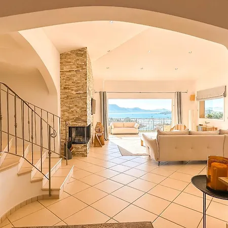 Golfo Di Sogno Villa *